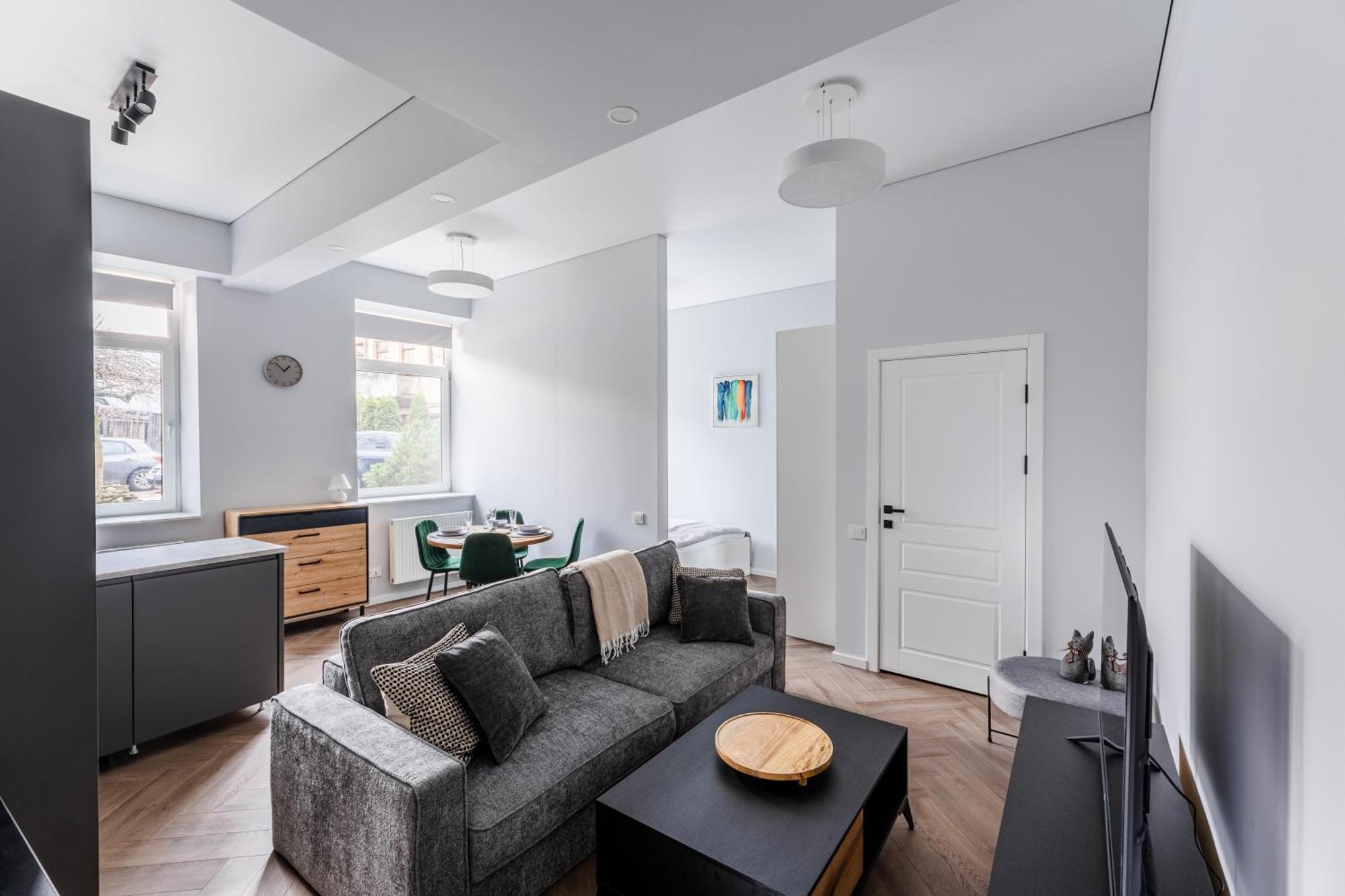 Modern Flat In Old Town Kaunas - Free Parking & Self Check-In ภายนอก รูปภาพ
