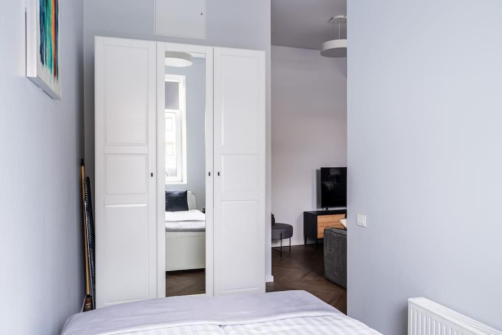 Modern Flat In Old Town Kaunas - Free Parking & Self Check-In ภายนอก รูปภาพ
